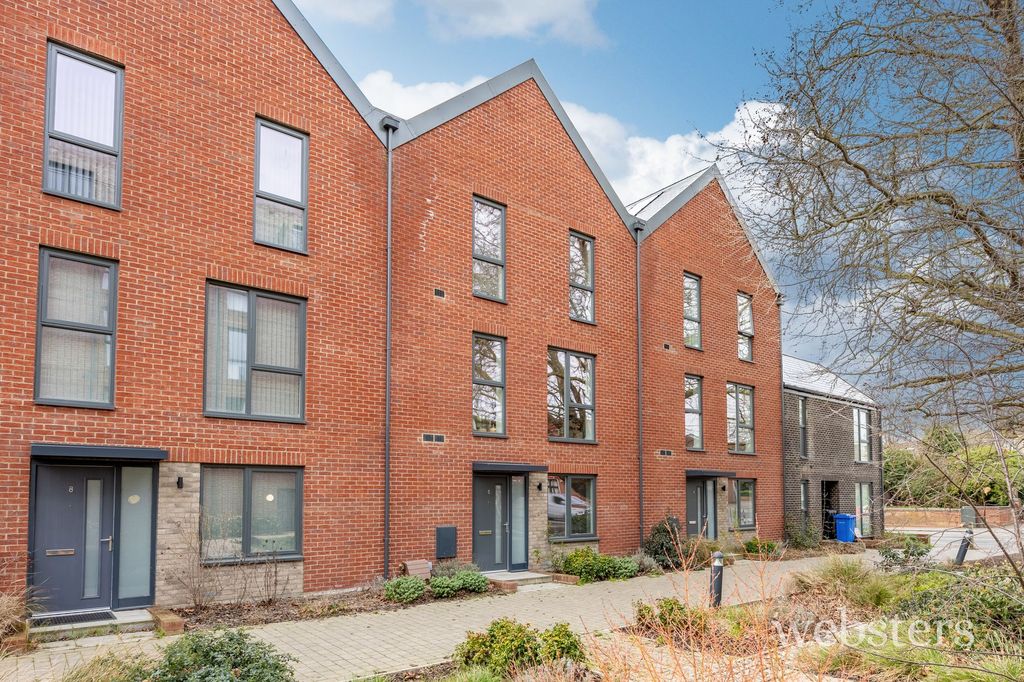 Property photo 1 of 28