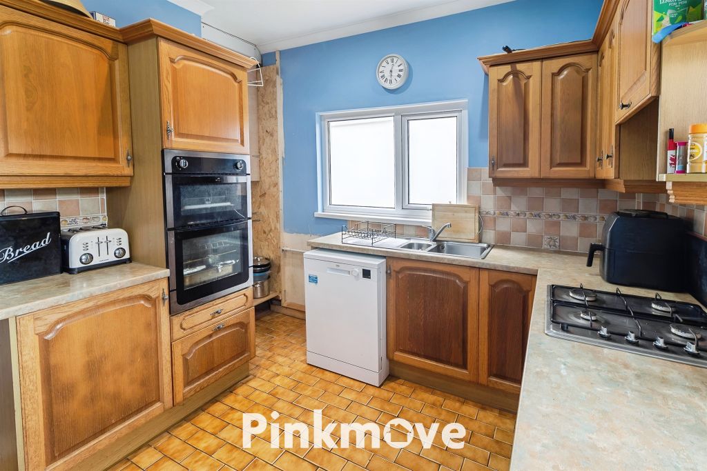 Property photo 3 of 32