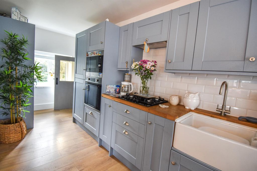 Property photo 3 of 20 Kitchen Diner