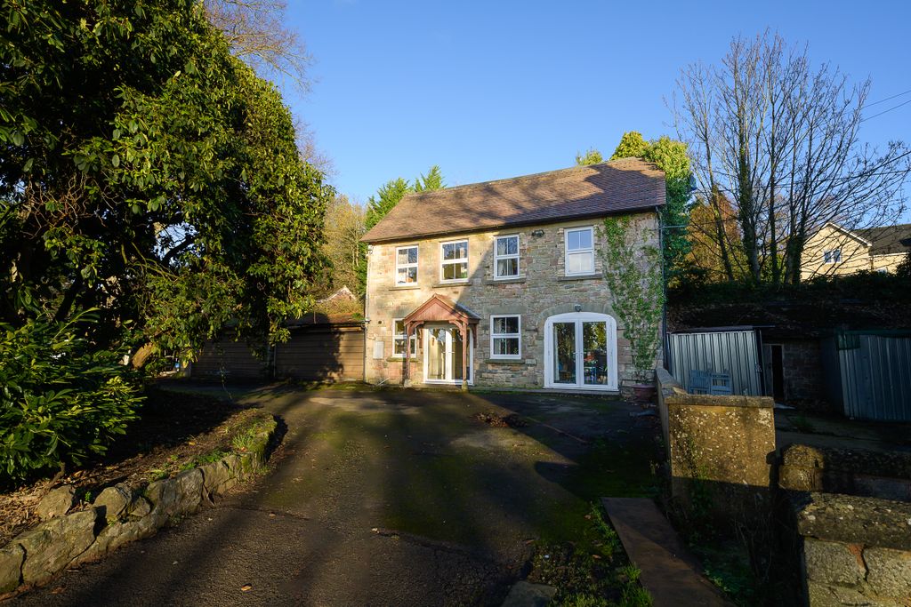 Property photo 3 of 19 Forest Lodge-11