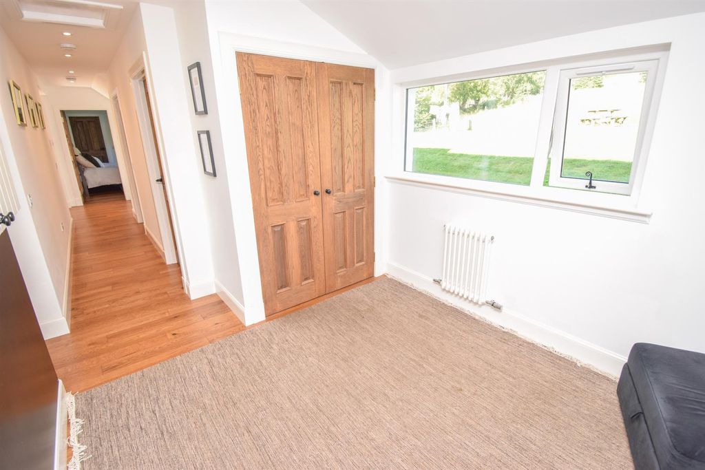 Property photo 2 of 42 Entrance Hall-2.Jpg
