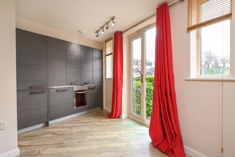 Property photo 2 of 6 Photo 5