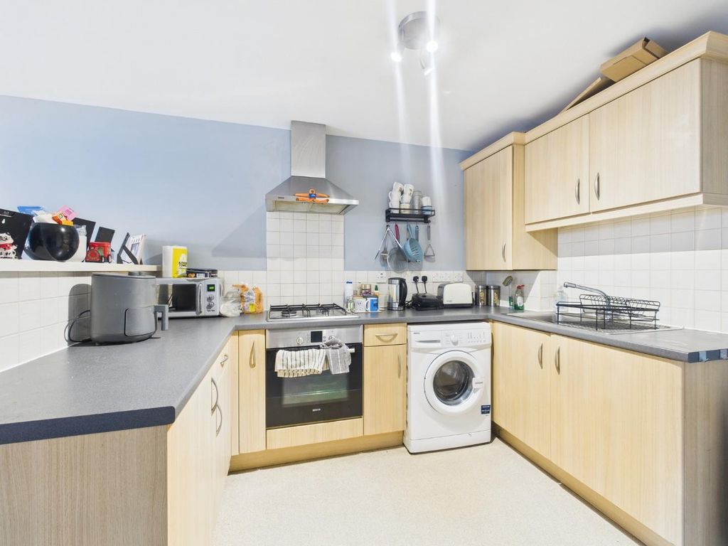 Property photo 3 of 10 Kitchen / Living Room