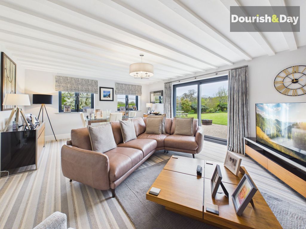 Property photo 3 of 44