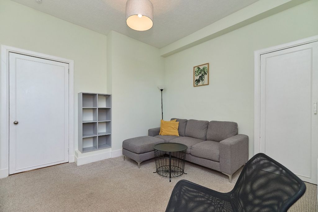 Property photo 3 of 19 Picture No. 08