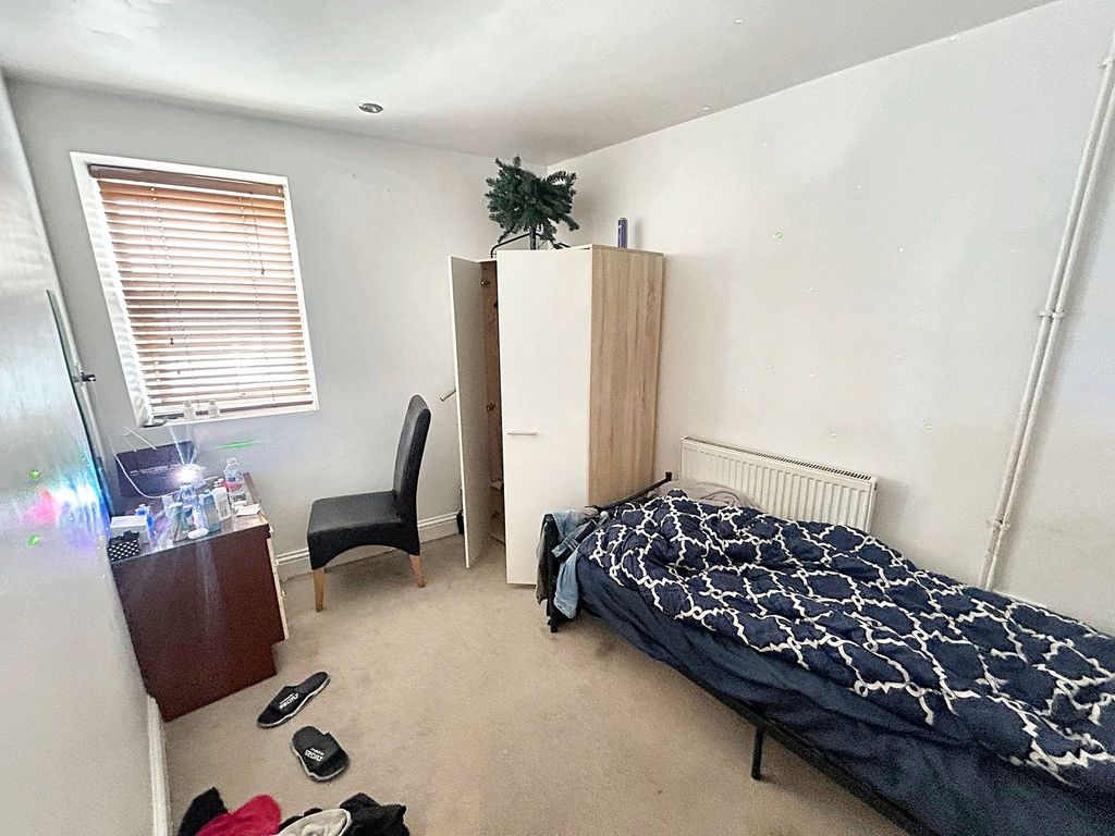 Property photo 3 of 14 Ground Floor Flat