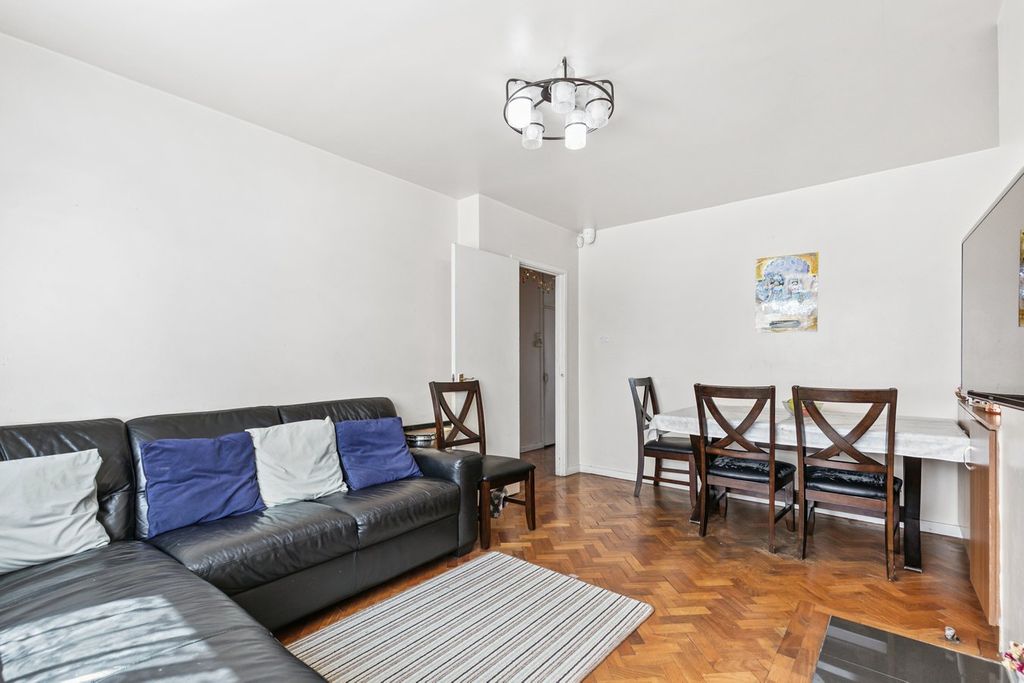Property photo 2 of 22