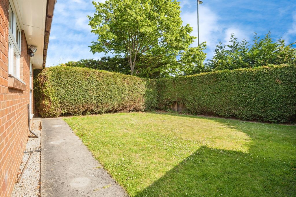 Property photo 2 of 17