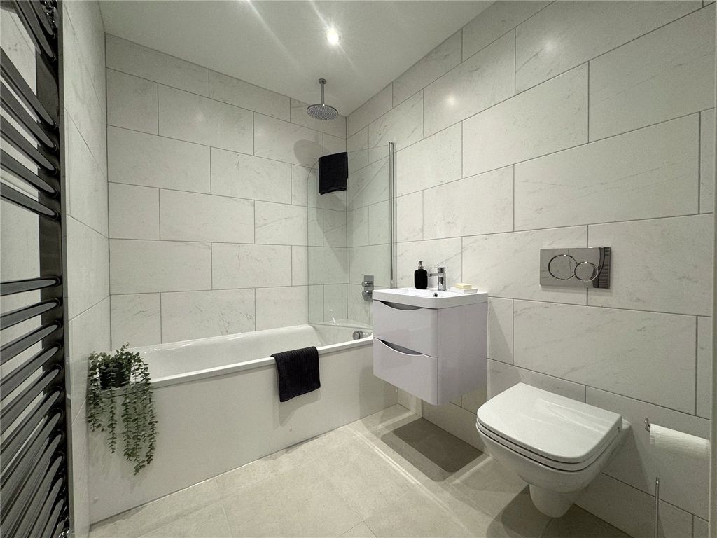 Property photo 3 of 6 Picture No. 11