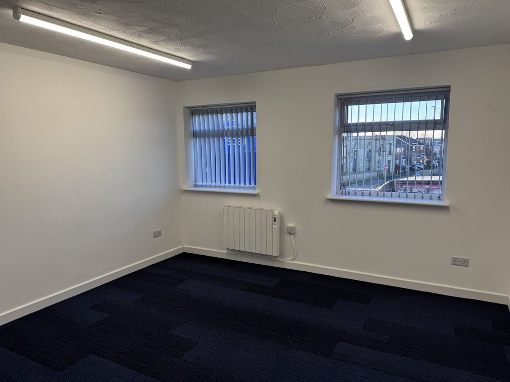 Property photo 2 of 10 160 Sqft Office