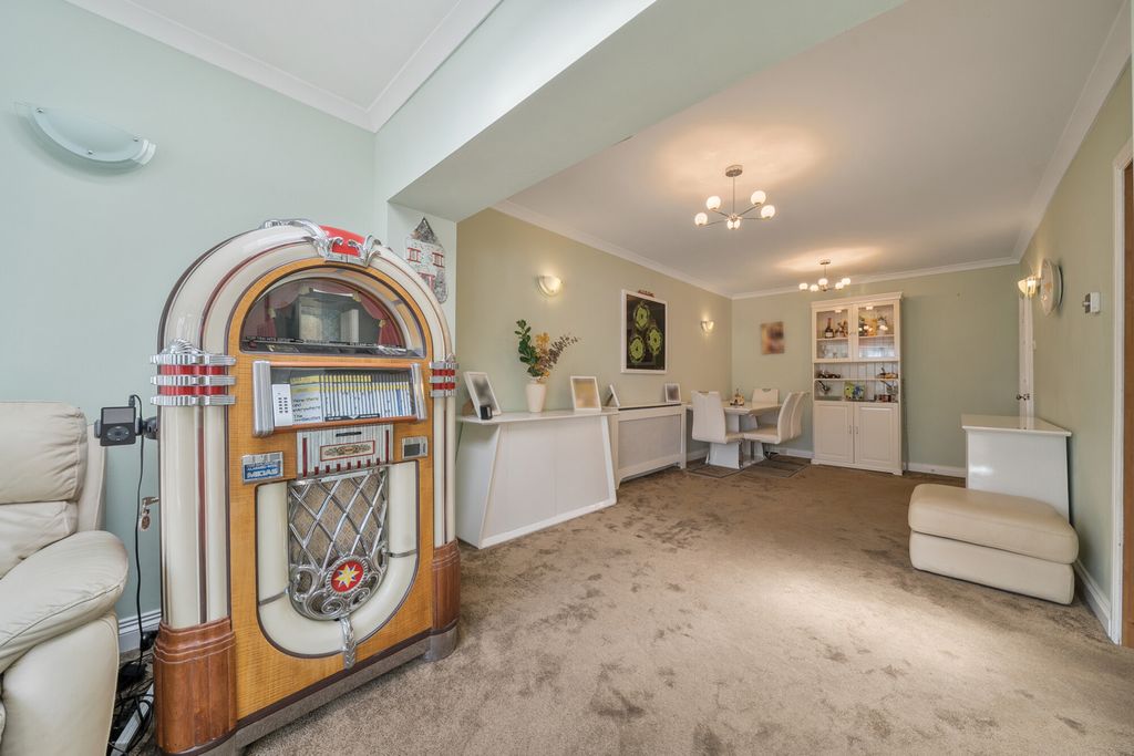 Property photo 2 of 23 1510371-22-6A8c42...