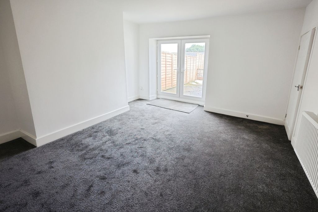 Property photo 3 of 12 Pbox-Img.Jpg