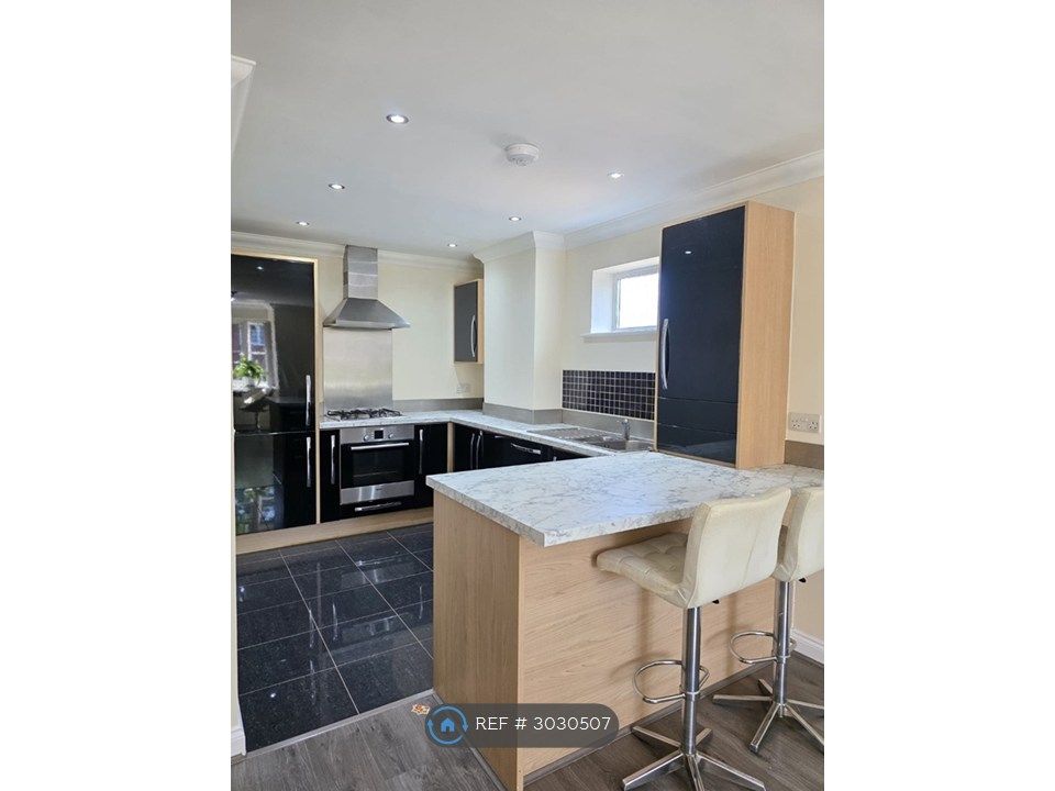 Property photo 1 of 16 Kitchen And Breakfast Bar