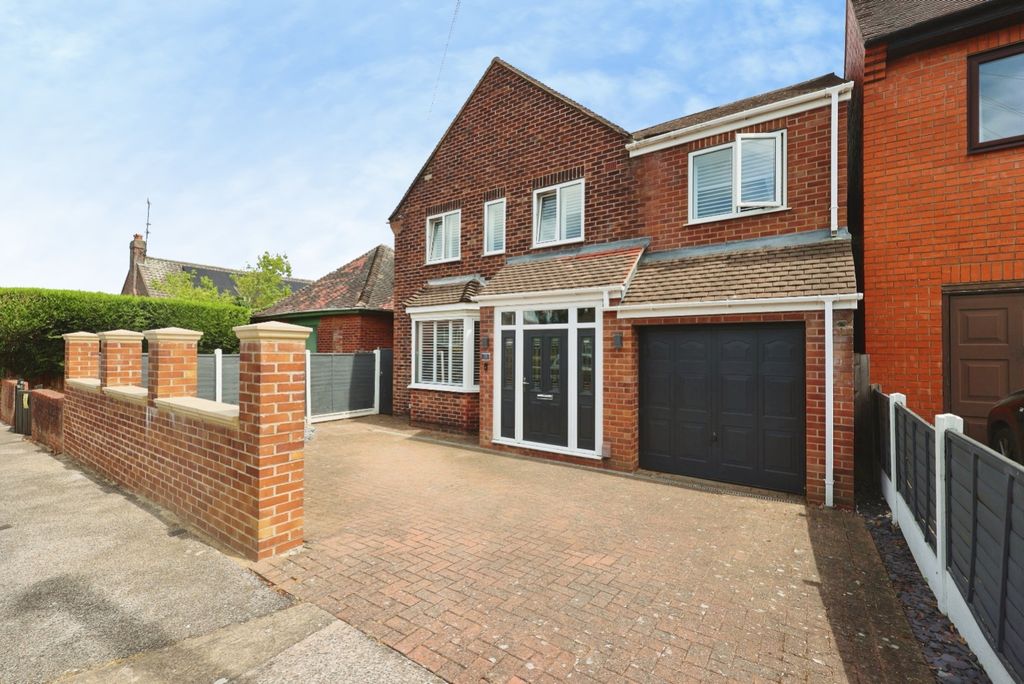 Property photo 1 of 35 5198860