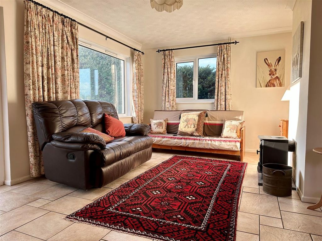 Property photo 3 of 19 Living Room 1.Jpg