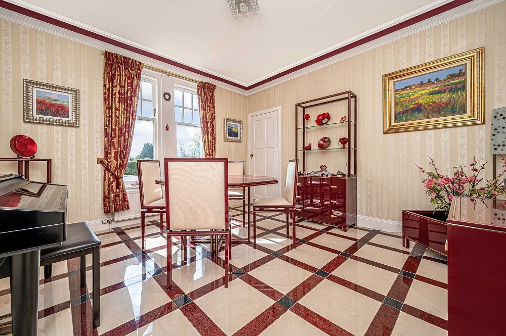 Property photo 2 of 28