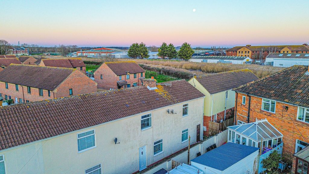 Property photo 1 of 7 4784180