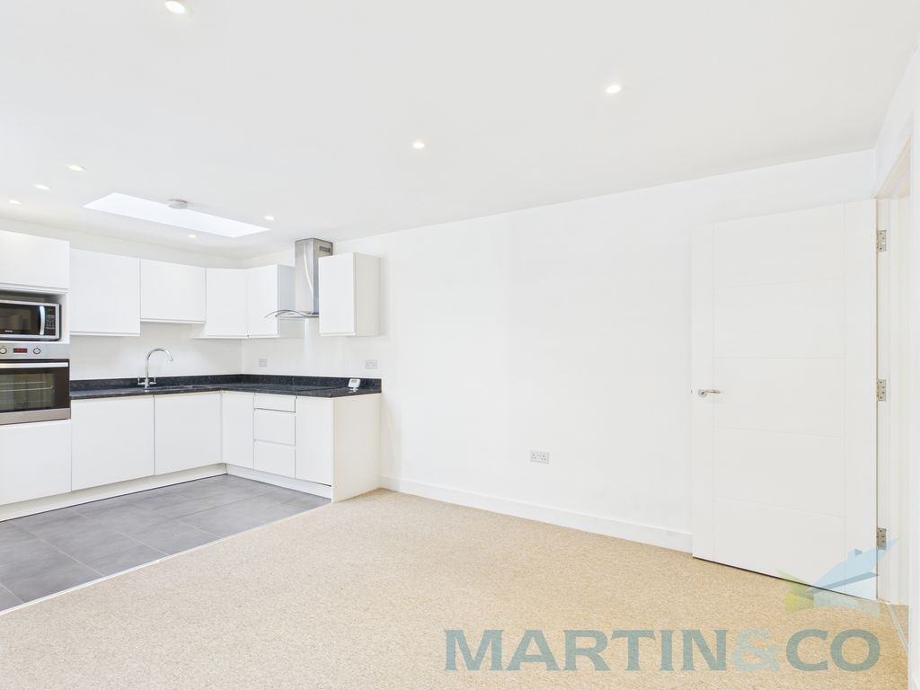 Property photo 2 of 14 Living Room Pic 2