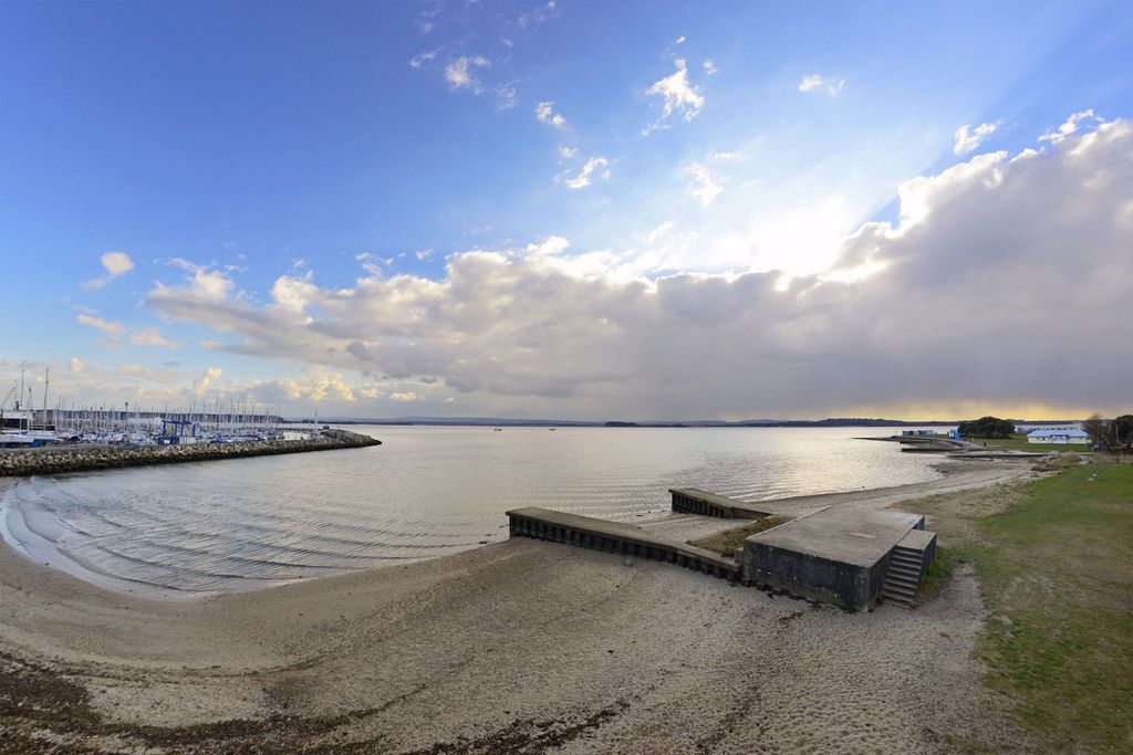 Property photo 2 of 11