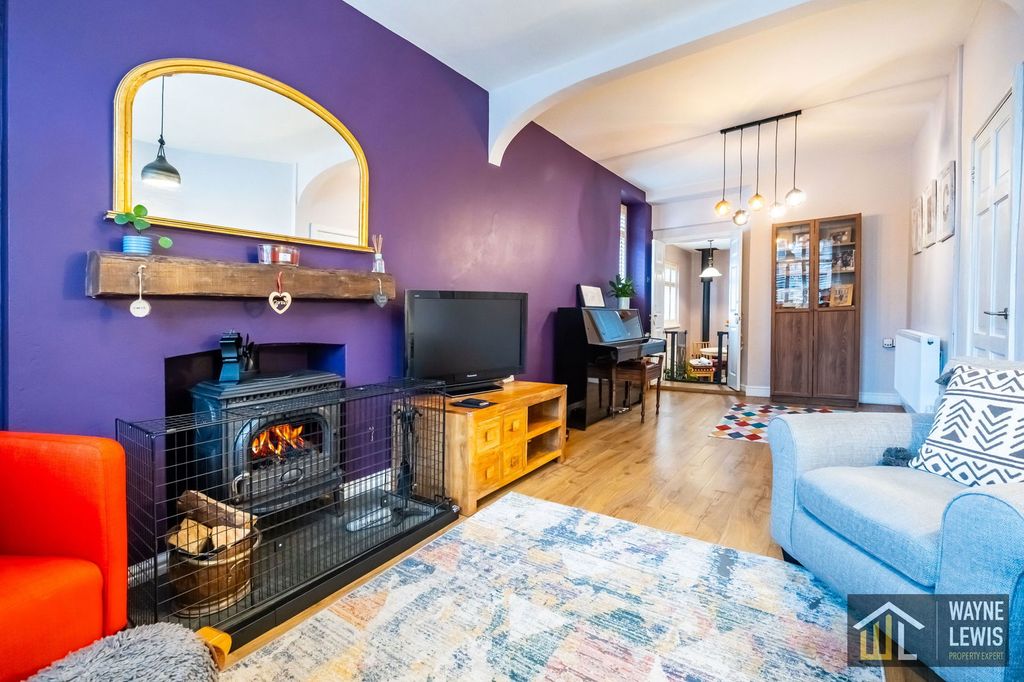 Property photo 2 of 36