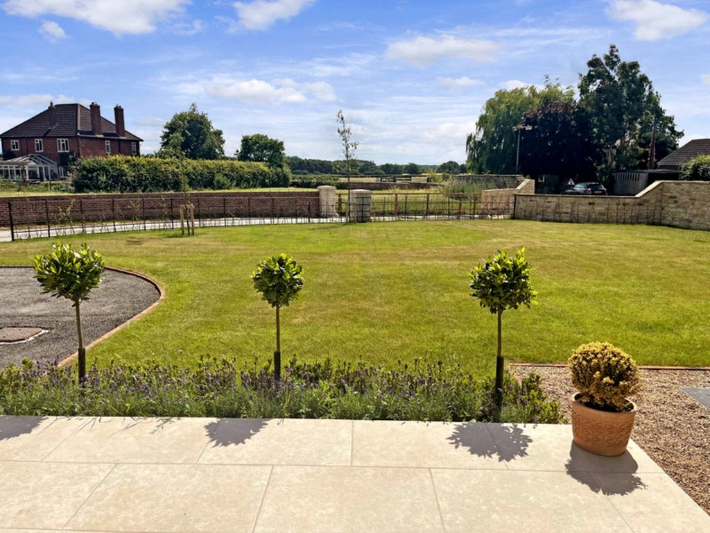 Property photo 3 of 22