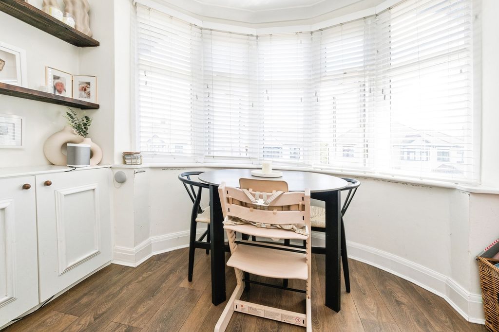 Property photo 3 of 15 Pbox-Img.Jpg