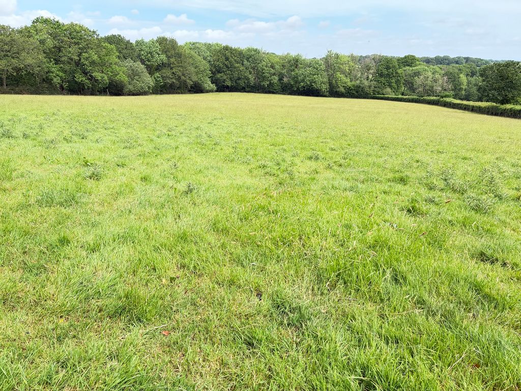 Property photo 1 of 2