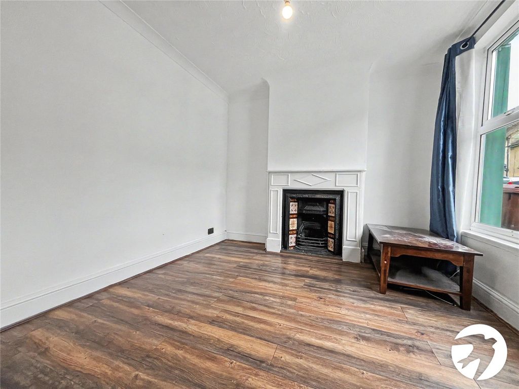 Property photo 2 of 11 Picture No. 19