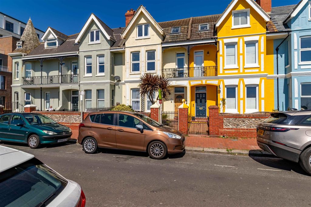 Property photo 1 of 15 Newparade.Jpg
