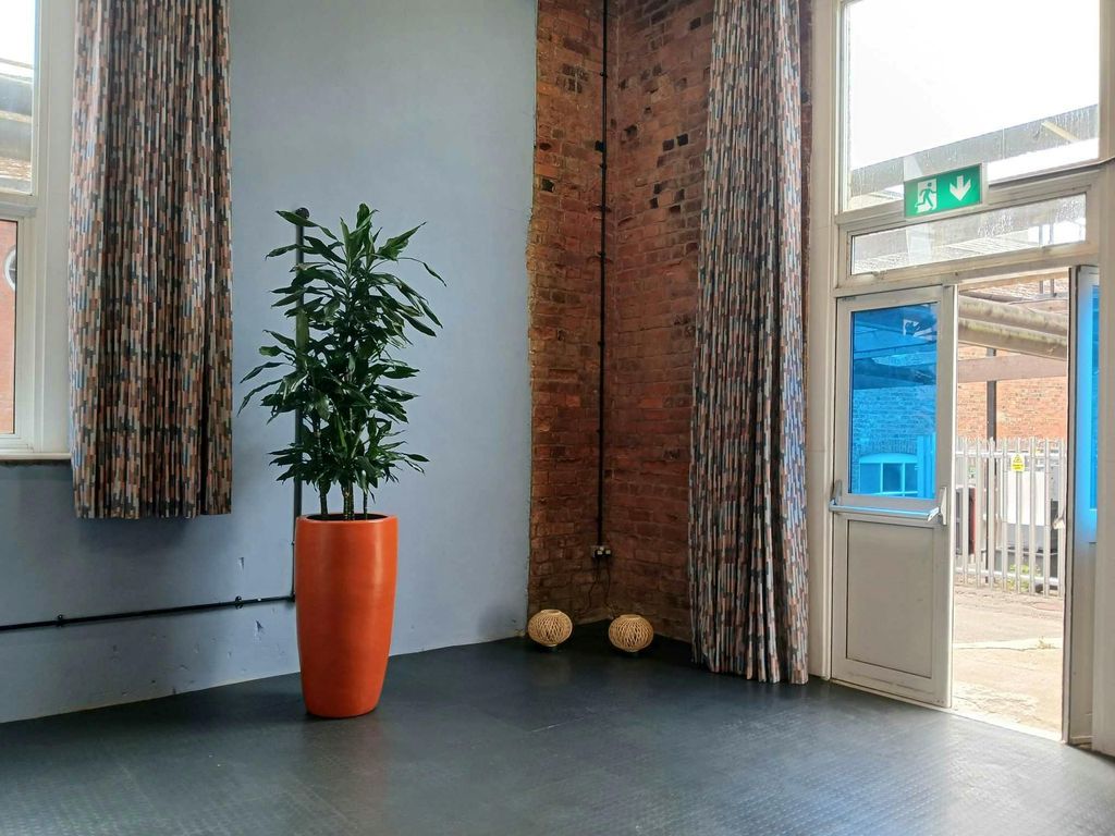 Property photo 1 of 8 Int 1.Jpg