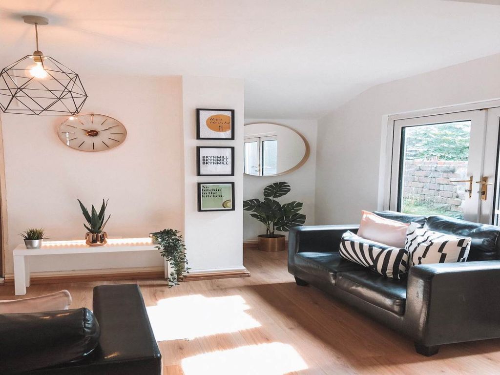 Property photo 1 of 16 6Ed9Ea55-5Fd9-45C8-A964-A265C70B7812