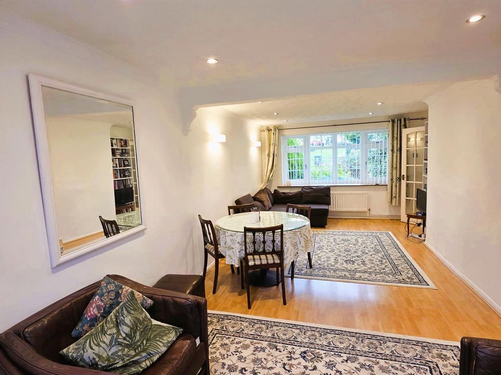 Property photo 3 of 14 Living Room