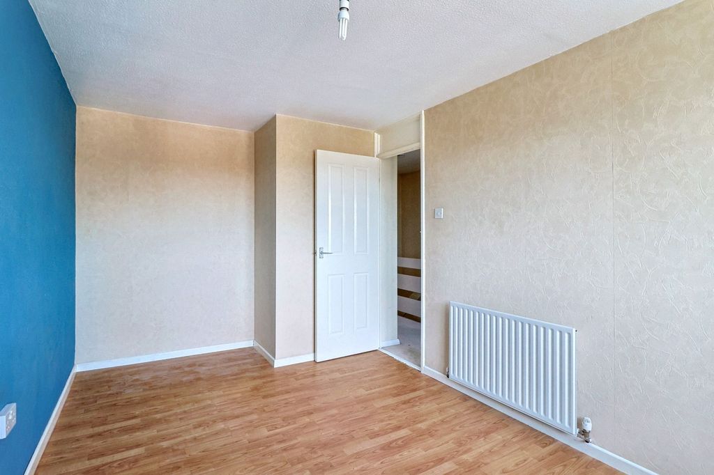 Property photo 3 of 18 28 Melrose Road, Yeovil, Somerset Ba21 4Qp