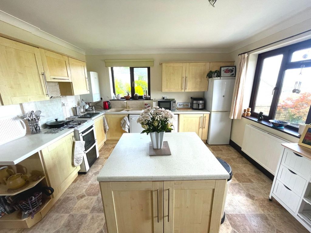 Property photo 2 of 20 Kitchen.Jpg