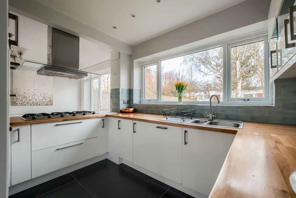 Property photo 3 of 17 Xt5A2515-Hdr(3) (1)