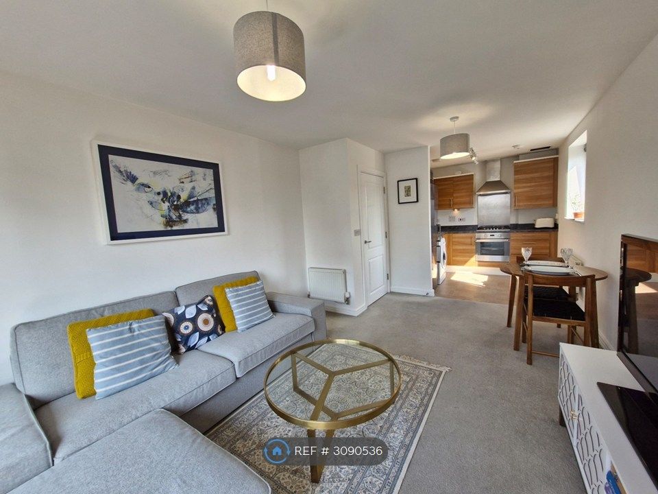 Property photo 1 of 11 Living Room