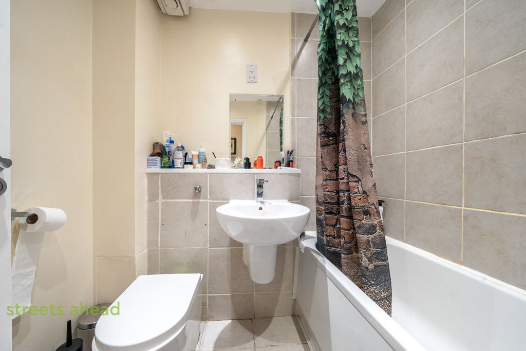 Property photo 3 of 13 0Ad37Ca1-3710-47B...