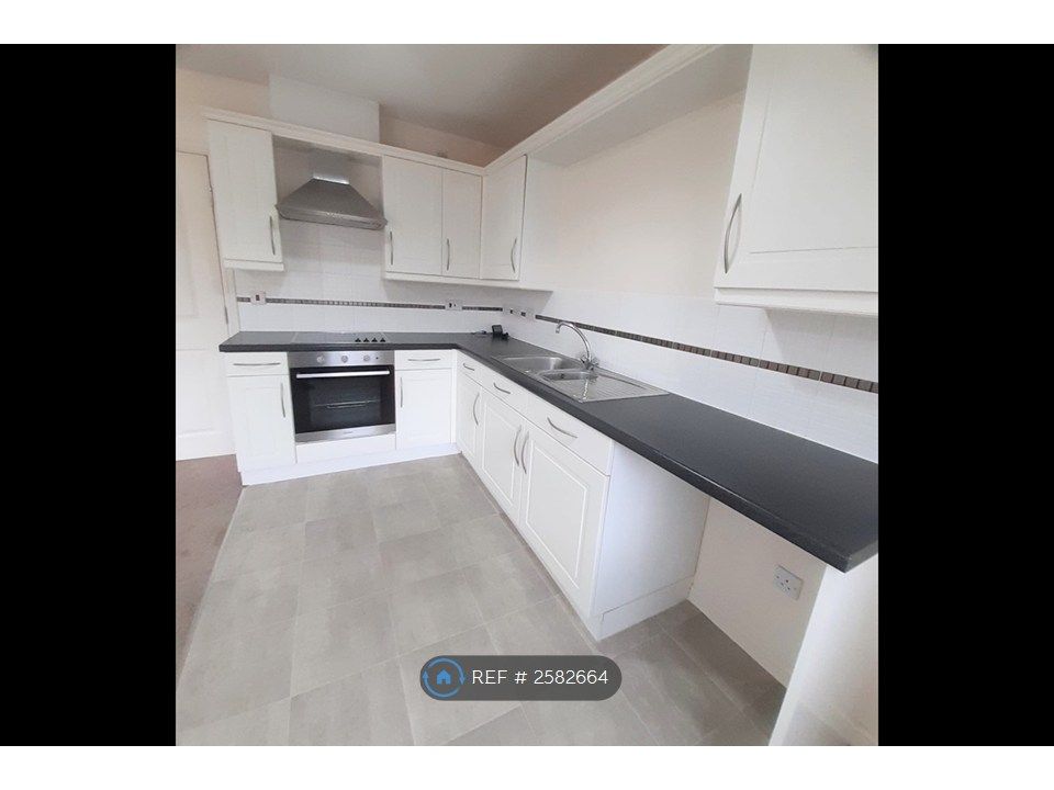 Property photo 2 of 10 Kitchen