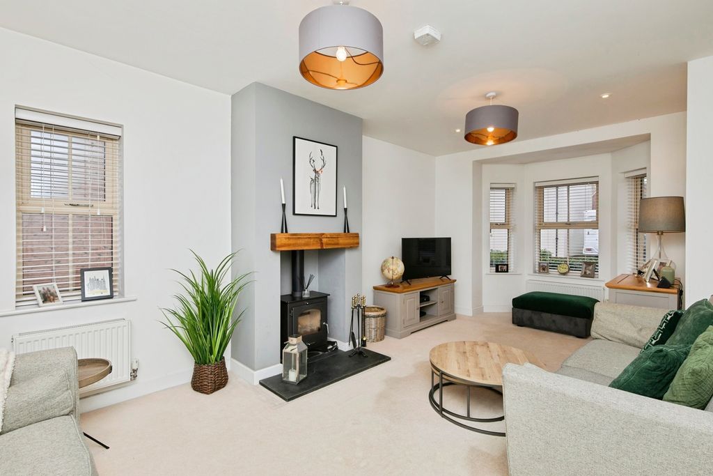 Property photo 3 of 19 Pbox-Img.Jpg