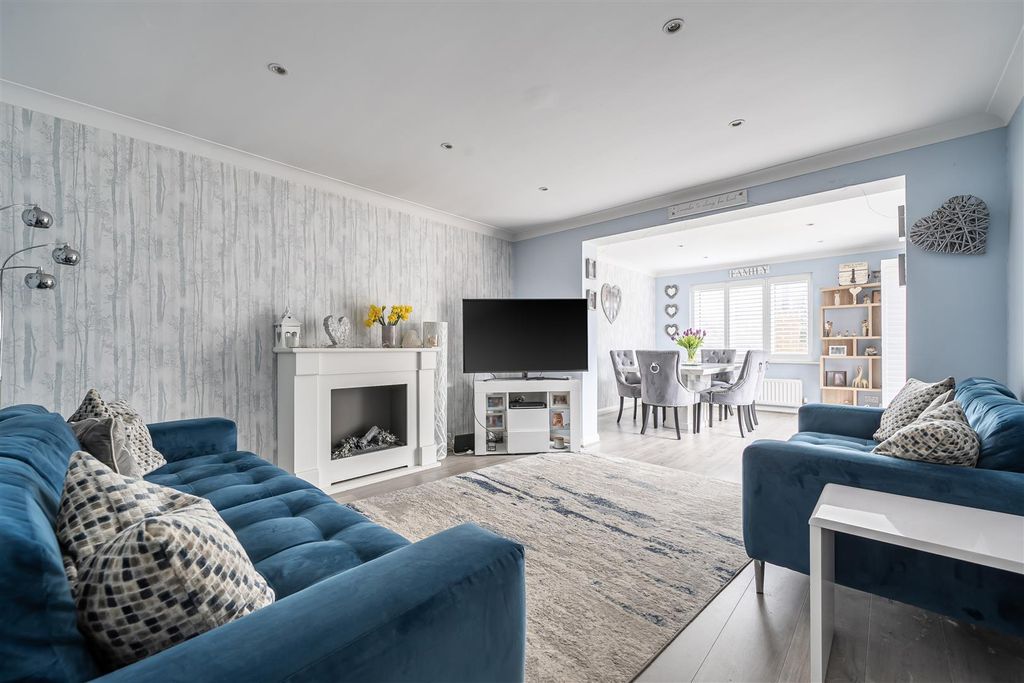 Property photo 2 of 24 1436870-10-69cd1991A8Fec.Jpg