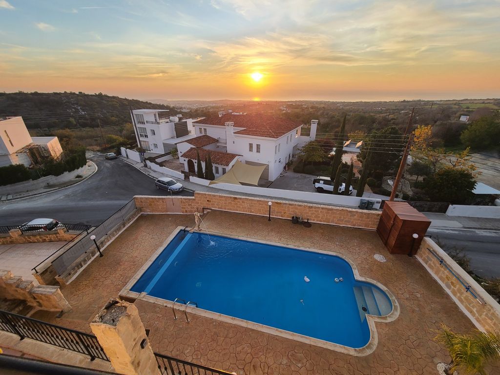 Property photo 3 of 24