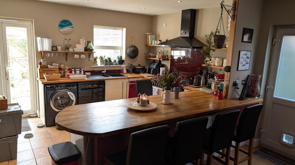 Property photo 2 of 12 Kitchen.Jpg