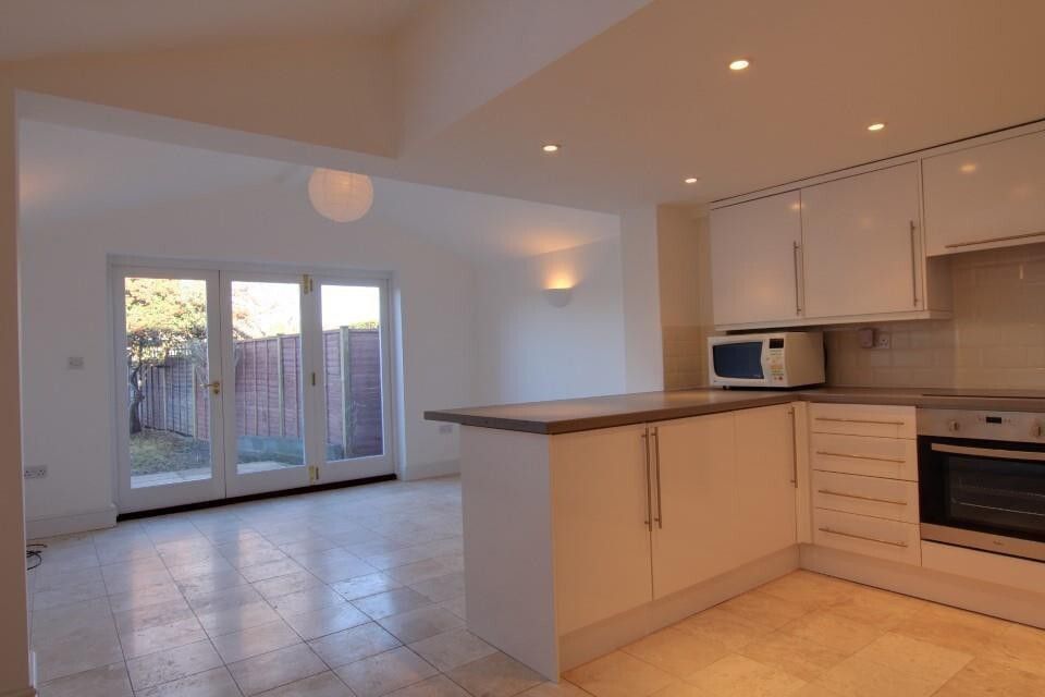 Property photo 2 of 10 Kitchen 1