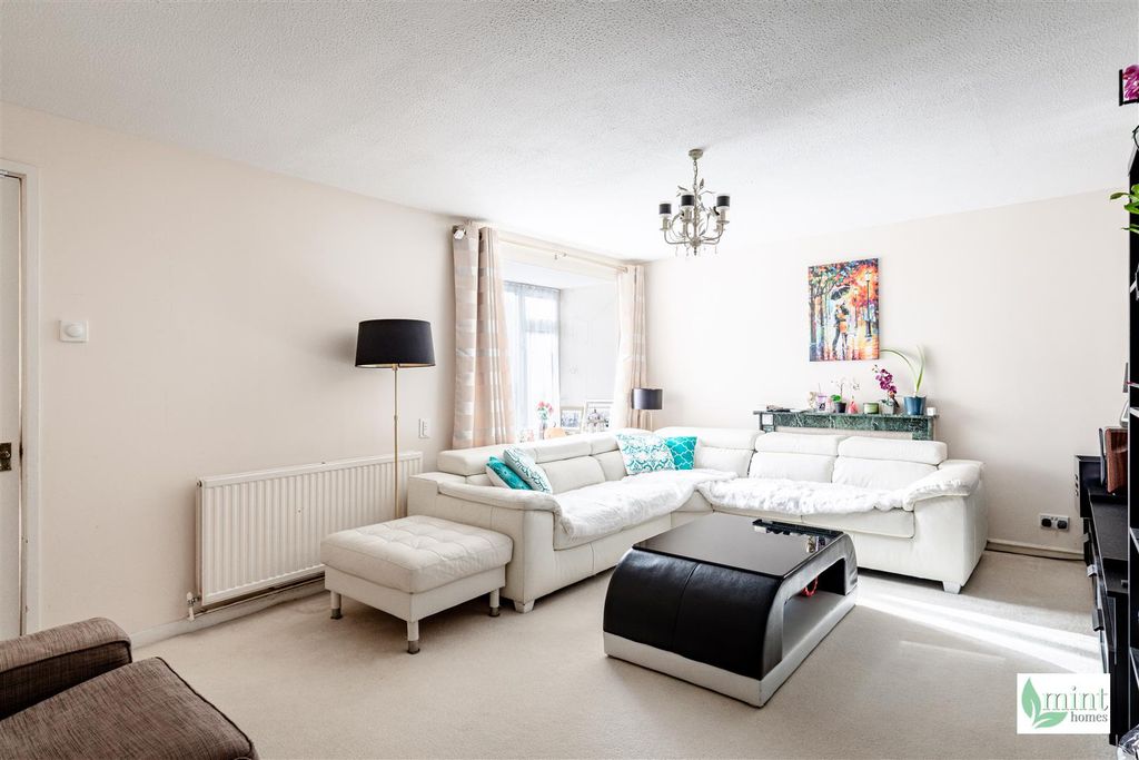 Property photo 2 of 14 Chirton Walk - Watermark-11.Jpg