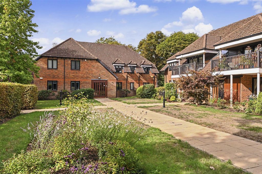 Property photo 1 of 17 10-Birklands-Park-16.Jpg