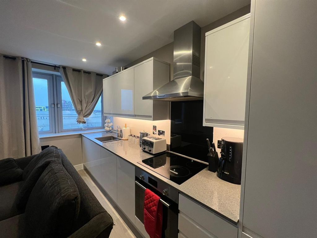 Property photo 1 of 30