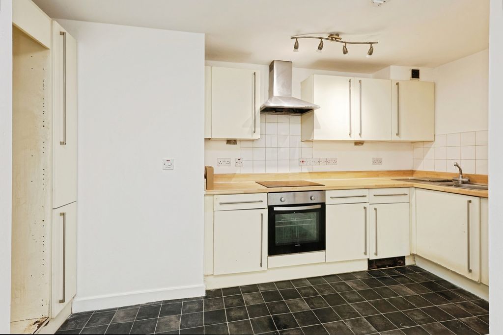 Property photo 3 of 19 Pbox-Img.Jpg