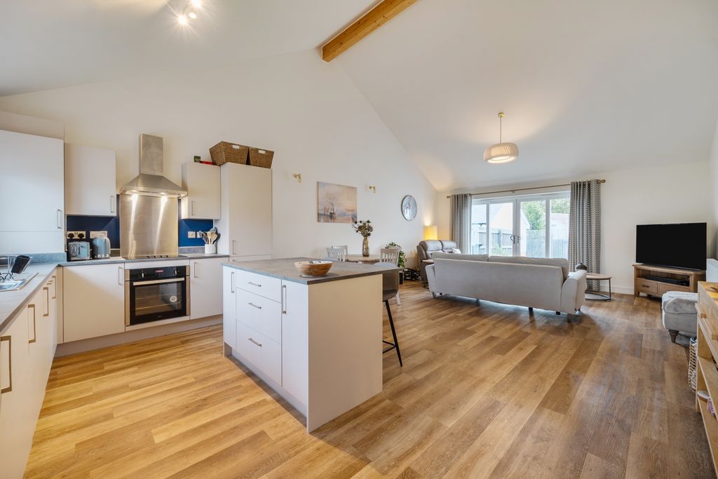 Property photo 3 of 20 1365784-8-68F204027Bc9F