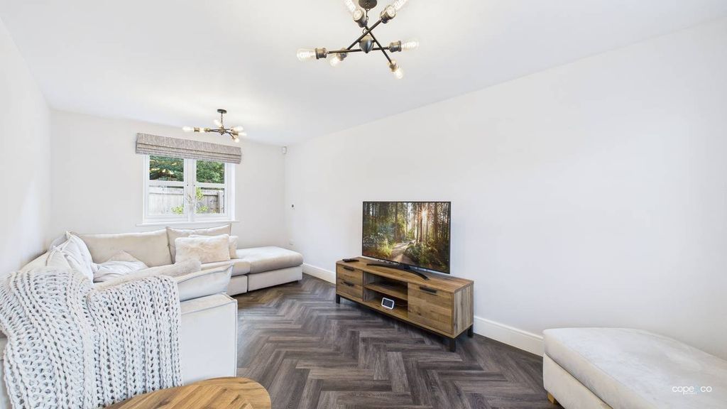 Property photo 3 of 25 4516527