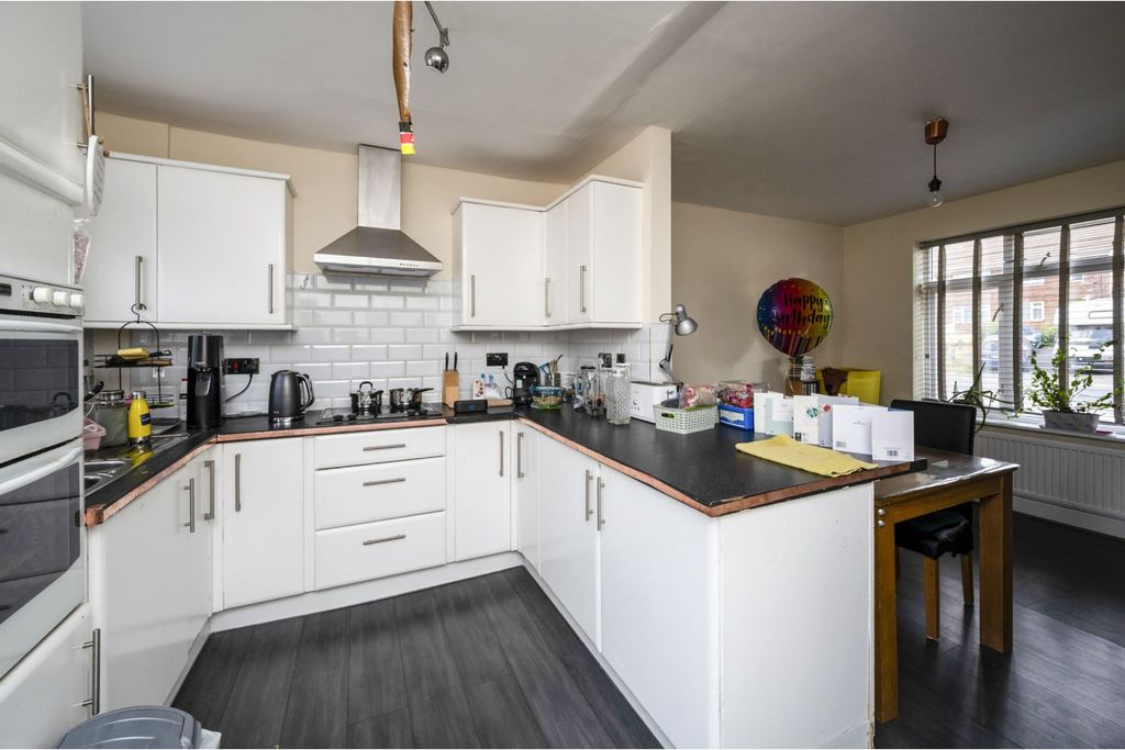 Property photo 3 of 22